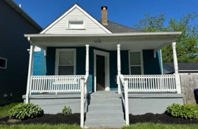 2 Bedroom Home with Fenced in Backyard! photos photos