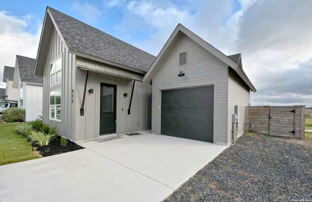 421 CONSTANCE DR Gallery 2