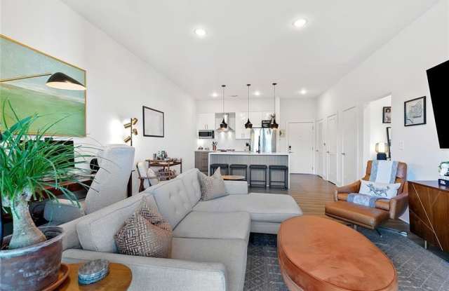 112 Rogers Street NE unit: 410 photos photos