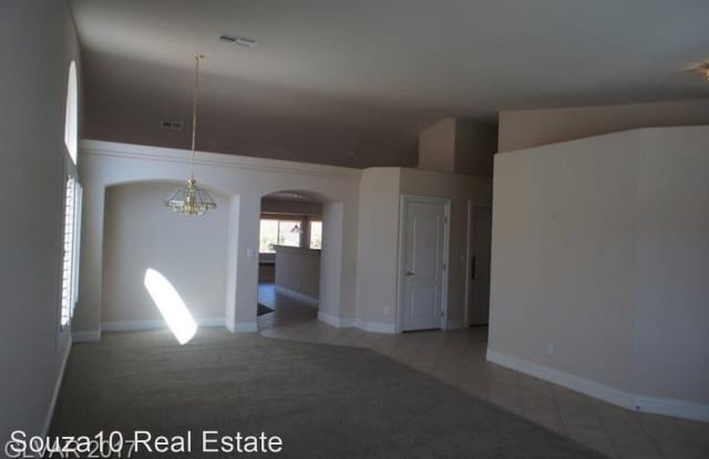 2458 Vegas Vic Gallery 3