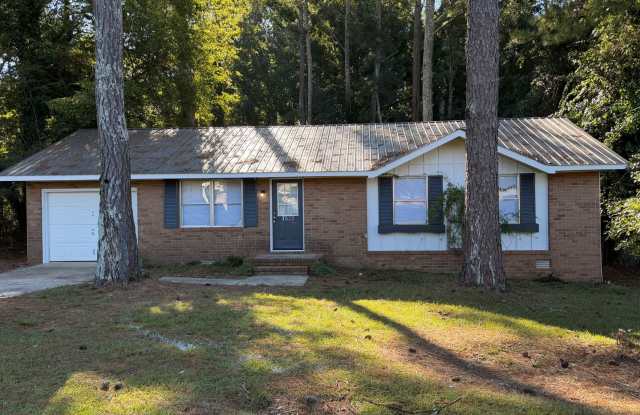 3 Bedroom/1.5 Bath Home on Westside! Available now! Gallery 4