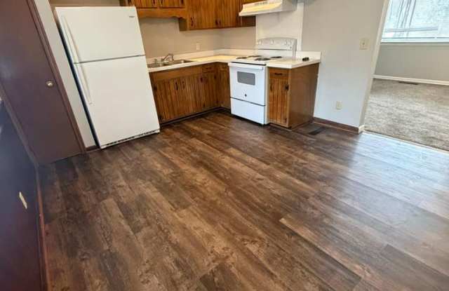 505 Royal Crest Drive photos photos