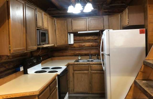 Small log house with 2 lofts Gallery 3