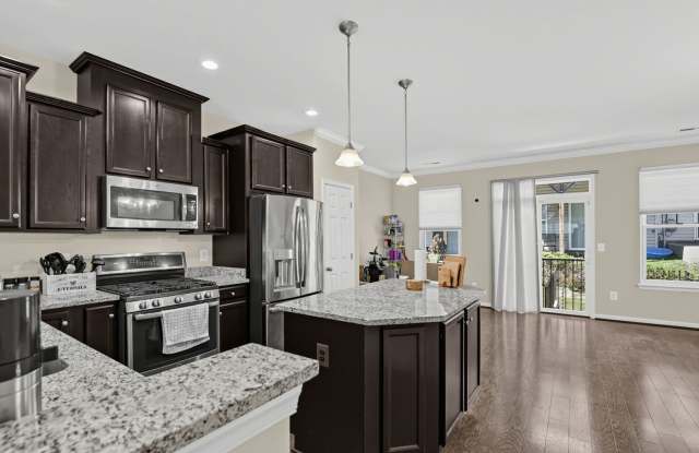 Charming 3BR House in Stafford Gallery 4