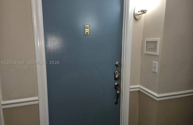 1950 N Andrews Ave Gallery 4