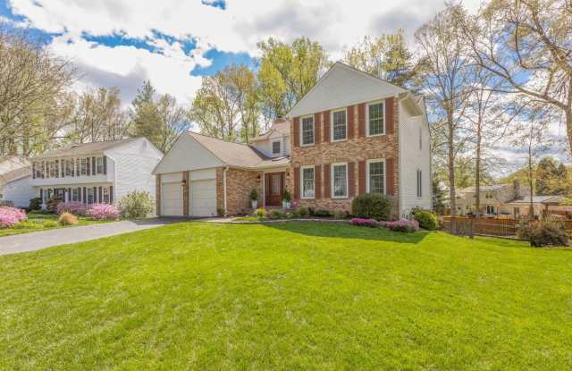 Beautiful home over 4,658 total SQFT.- 5624 Kemp Ln Burke VA photos photos