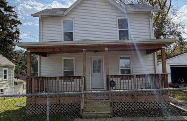 Modern & Updated 3 Bedroom 1.5 Bathroom Home For Rent Gallery 3