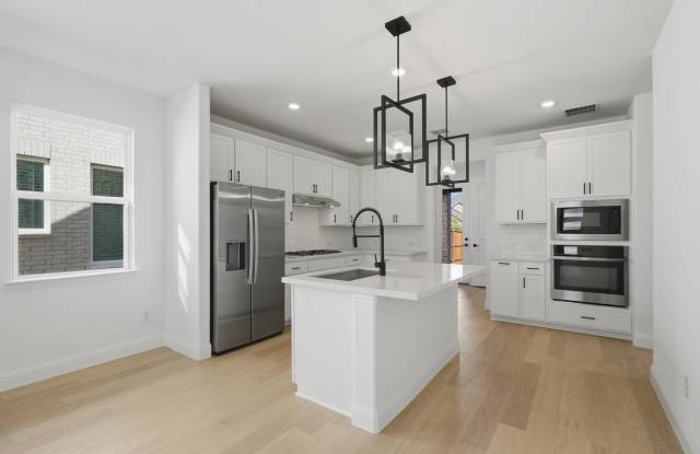 Celina Living, Elevated | 4 Bedrooms, Game Room & All Appliances Included! Gallery 4