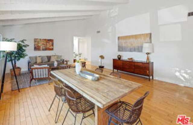 1102 Maple Street photos photos