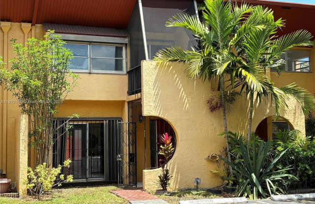 13725 SW 84 ST photos photos