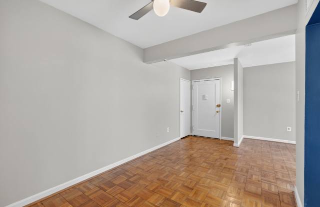Offer a half-month concession for a lease starting on or before October 15. Offer a one-month concession for an 18-month lease starting on or before October 15. Gallery 3