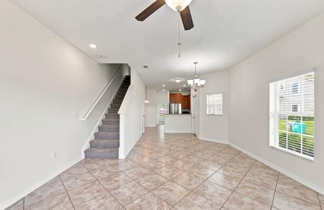 Spacious 4-Bedroom Townhome in Gated Meadow Pointe Gallery 4