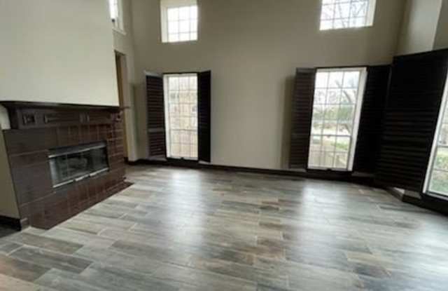 223 WILLOWBLUFF DR Gallery 4