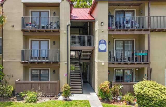 232 AFTON SQUARE photos photos