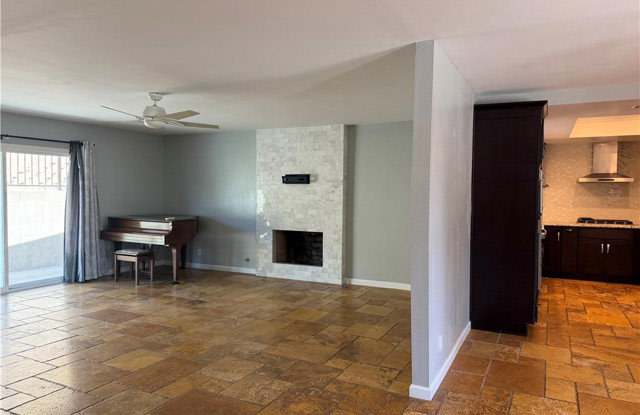 1543 North Hilltop Drive Gallery 4