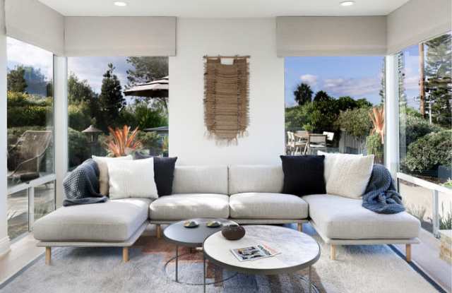 327 Hillcrest Drive - 327 Hillcrest Drive, Encinitas, CA 92024