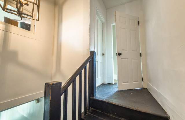 Downtown Duplex Gallery 2
