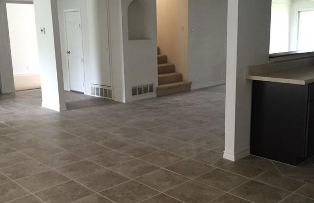 810 Cobble Gallery 3