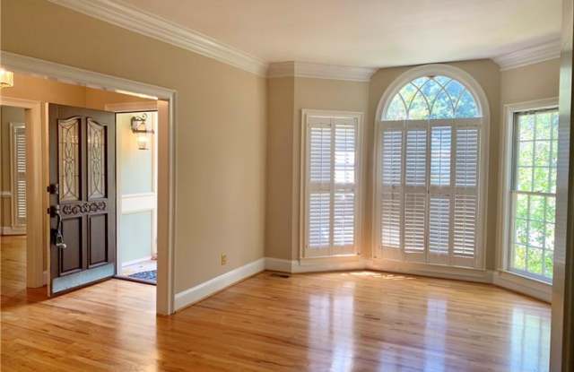 5132 Bedford Oaks Place Gallery 4