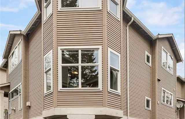 Greenwood Townhome 2Beds 1.5 Bath- $3,100 - 719 North 95th Street, Seattle, WA 98103