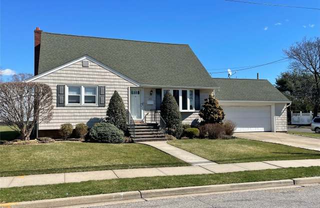 400 Foch Boulevard photos photos