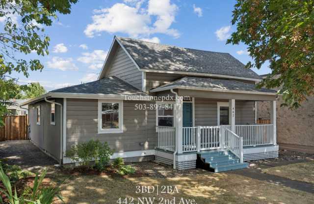 Beautifully Maintained 3BD/2BA Canby Home With Landscaping Included! photos photos