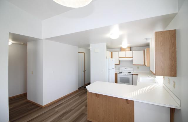 2 Bed 2 Bath Condo - WSG Included - Near Downtown - NAS Whidbey Gallery 4