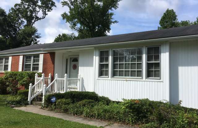 Northwoods - 705 Vernon Drive, Jacksonville, NC 28540
