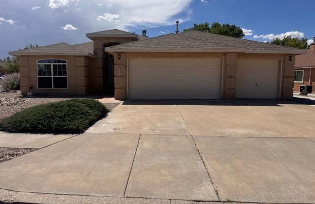 Beautiful 3 Bedroom, 2 Bathroom, 3 Car Garage photos photos