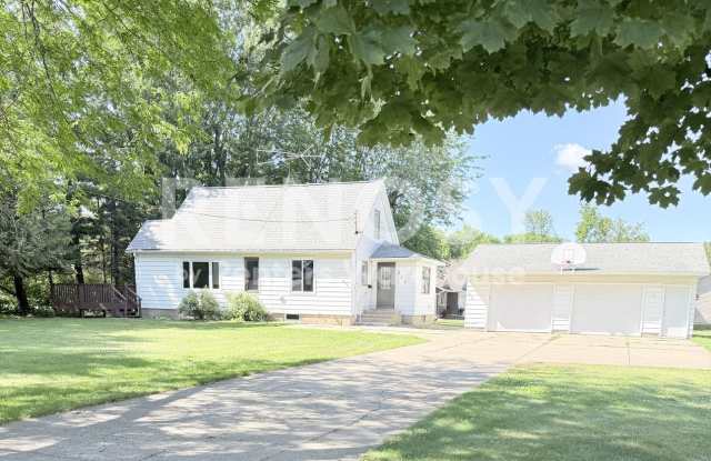 Available Now 3 Bedroom 1 Bath Single Family Home in Winsted photos photos Available Now 3 Bedroom 1 Bath Single Family Home in Winsted photos photos