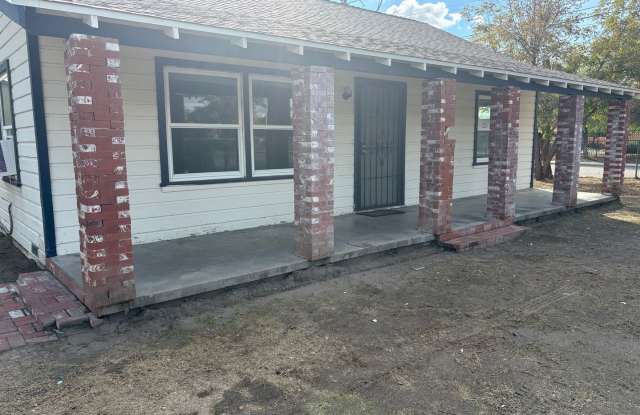 HOUSE FOR RENT!!! SAN JACINTO CA - 802 East Main Street, San Jacinto, CA 92583