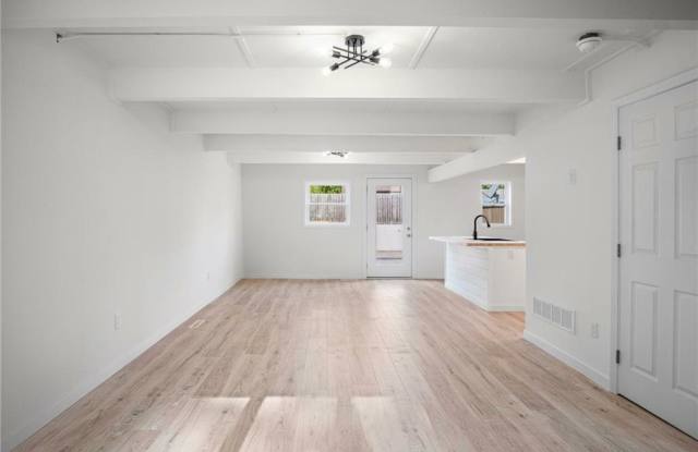 928 North 71 Street Gallery 3