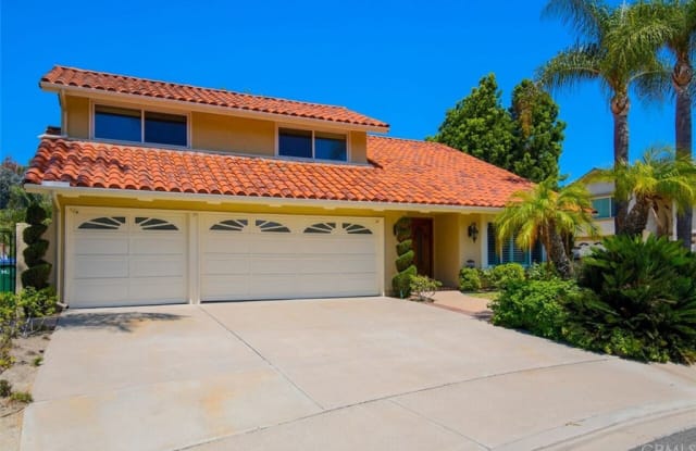 27431 Via Amistoso - 27431 via Amistoso, Mission Viejo, CA 92692