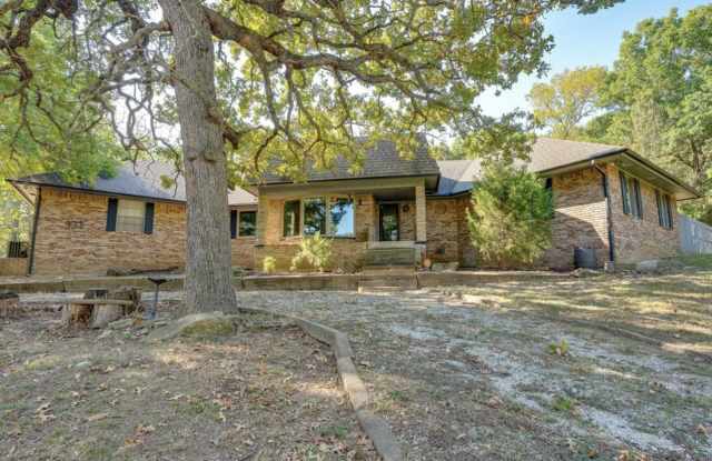 331 Chickasaw Drive photos photos