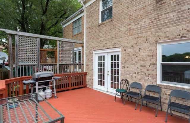 9902 LAKEPOINTE Drive Gallery 3