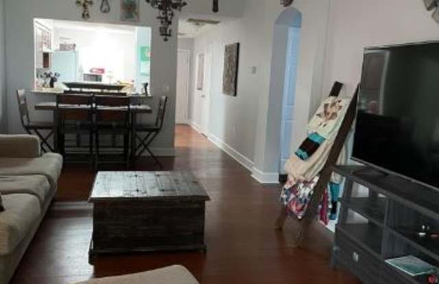 518 Scarlet Maple Ct Gallery 2