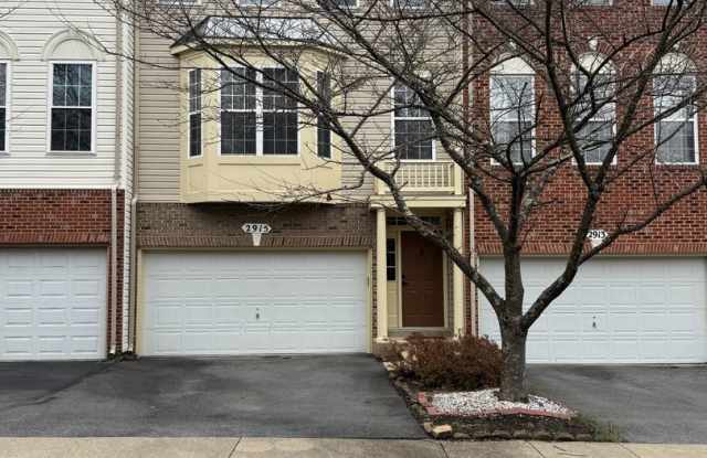 Updated Three Bedroom Home W/Full Sized Kitchen, Parking, Back Deck,  2,640 Square Feet! - 2915 Saint Helen Circle, Aspen Hill, MD 20906