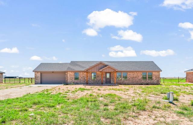 Country Living In Idalou ISD! - 9308 East F M 597, Lubbock County, TX 79329