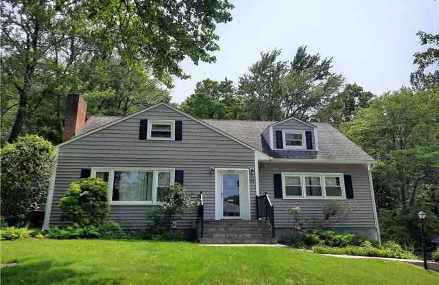24 Tamara Lane - 24 Tamara Lane, Firthcliffe, NY 12518