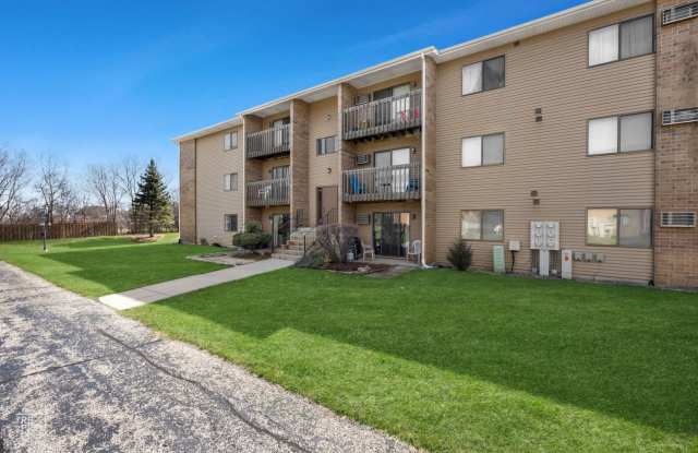 Gorgeous 2 Bedroom Condo located in Crystal Lake! photos photos