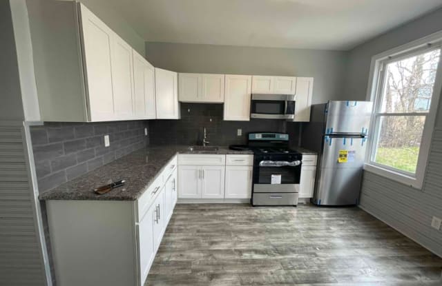 84 Winfield Ave - 84 Winfield Avenue, Jersey City, NJ 07305