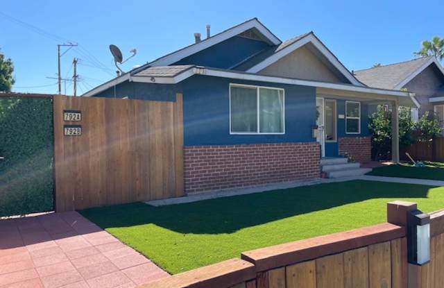 2 bedroom 1.5 bath cottage free standing home with parking in highly desirable neighborhood of Long Beach photos photos
