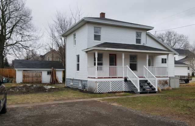 Two Bedroom Home in Grand Haven - 712 Franklin Avenue, Grand Haven, MI 49417