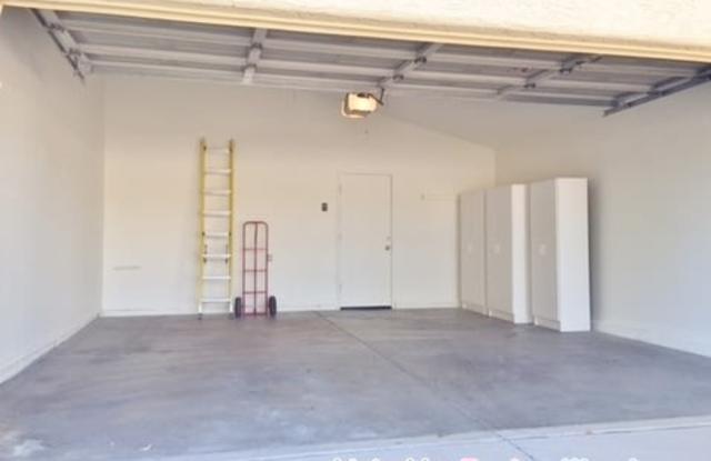 1915 N Scovel St Gallery 2