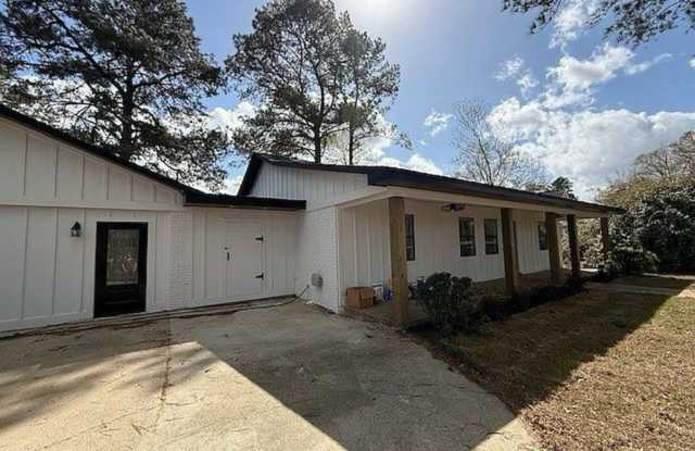 81 Lakeview Dr - 81 Lakeview Drive, Forrest County, MS 39465