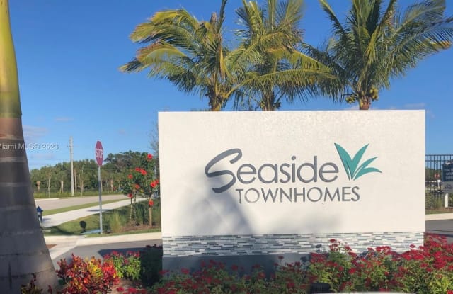 341 SE Angler Dr - 341 Se Sea Hunt Way, Stuart, FL 34994