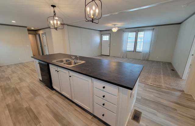 9715 Marina Cr Gallery 2