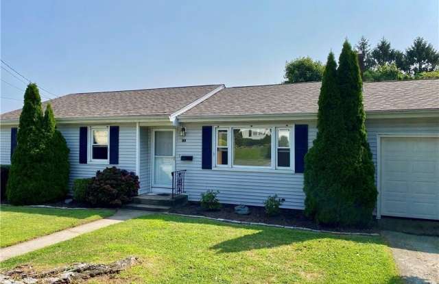 5 Balsam Avenue - 5 Balsam Avenue, Newport East, RI 02842