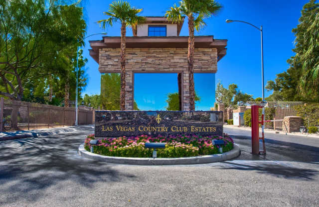 LVCC 3 BD 2.5 Ba Townhouse overlooking the golf course!  RECENTLY REFURBISHED with Beautiful upgrades! photos photos