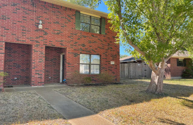 AUGUST 2026 PRE-LEASE!! Spacious 3 Bedroom 3 Bathroom Duplex on Bus Route photos photos AUGUST 2026 PRE-LEASE!! Spacious 3 Bedroom 3 Bathroom Duplex on Bus Route photos photos
